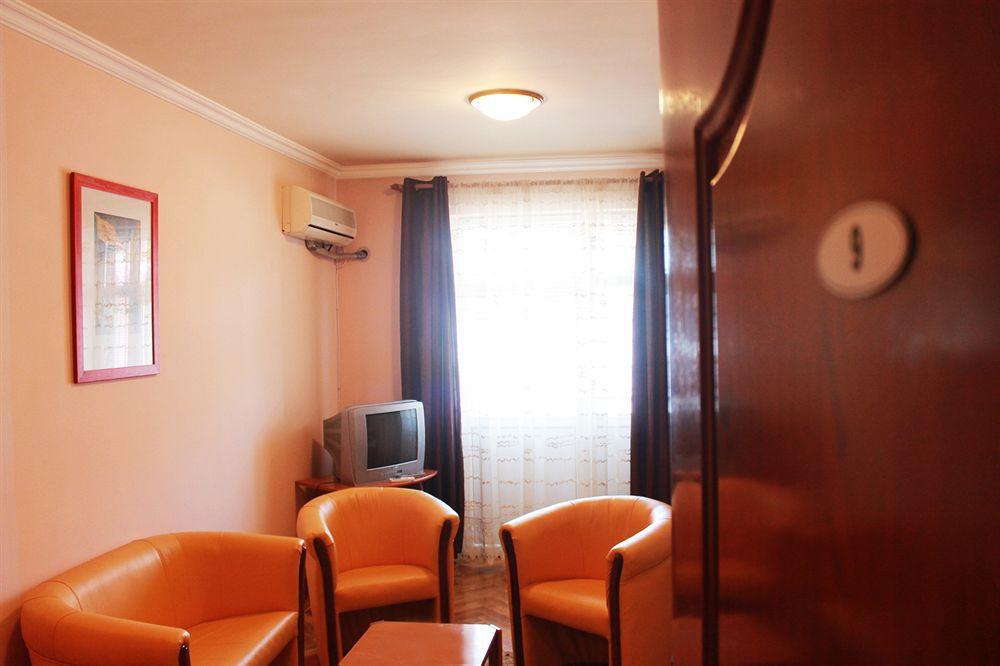 Vila Ile de France Novi Sad Extérieur photo
